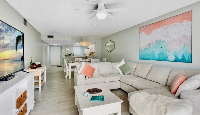 Beachfront 3BR Condo w/Pool & Balcony – Cocoa Beach