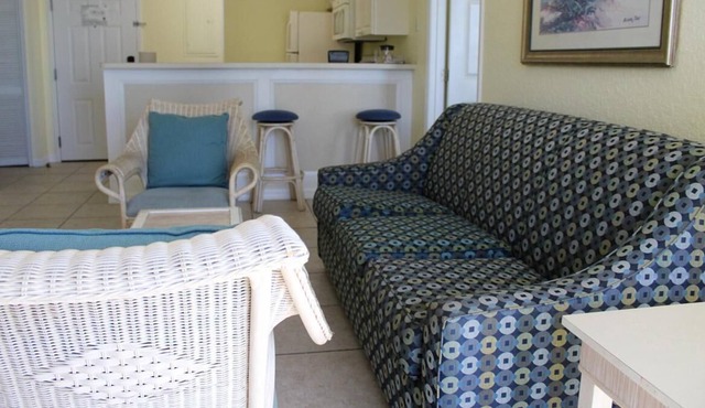 Beachfront Dream! 2 Convenient Units w/Kitchen, Shop at Volusia Mall in Ormond Beach