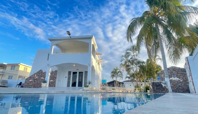 Beachside Escape | Patio, Pool, Pet-Friendly & BBQ