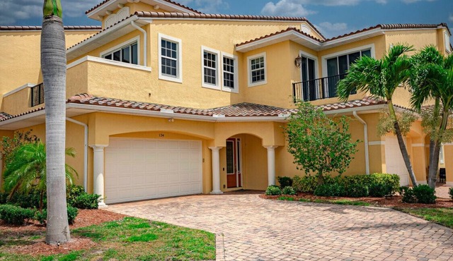 Beachside, 5 Bedroom Luxury Home