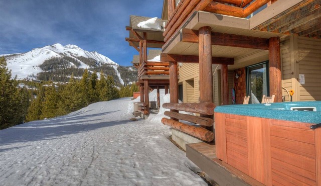 Beautiful Big Sky Luxury Townhome - Garage, Hot Tub, Views, 2 King Suites