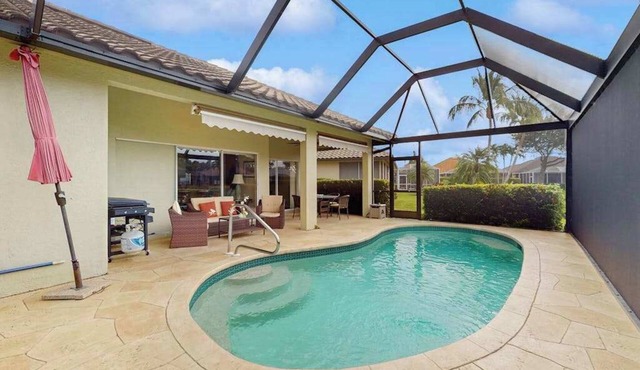 Beautiful home w/heated in ground pool, wifi, dog-friendly, and sundeck