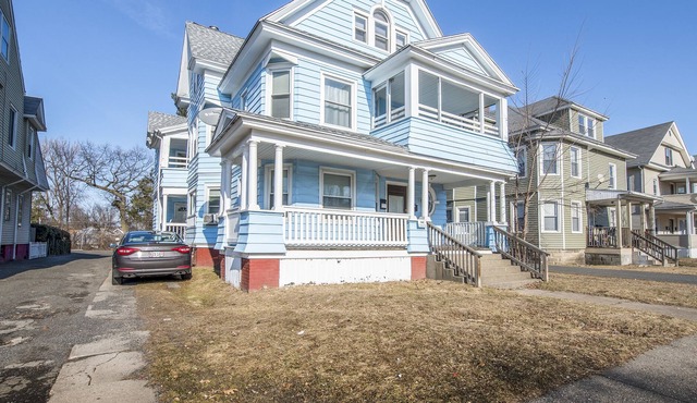 Beautiful Springfield rental- close to MGM And Basket ball hall of fame