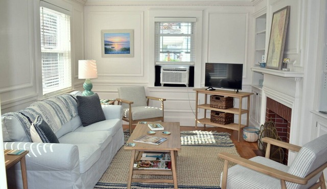 Beautiful, updated 3 bedroom home with parking for 6 cars in downtown Newport