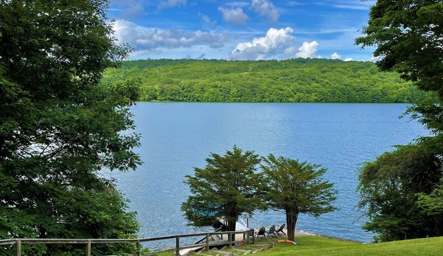 Best Direct Lakefront Location on Candlewood