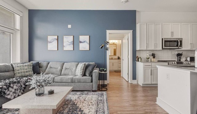 Blue Haven - Pool, City Views, Free Parking
