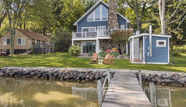 Blue Sky Clam Cottage | Waterfront | Clam Lake