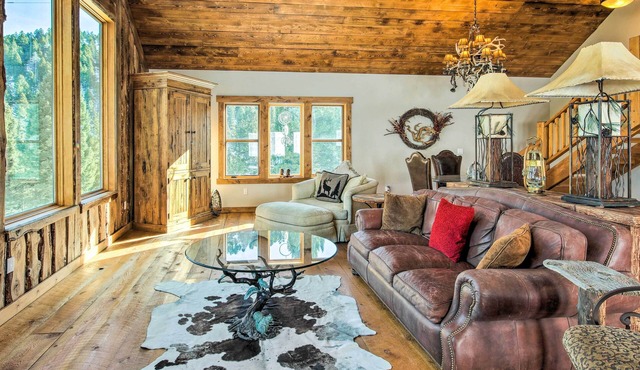 Bozeman Cabin: Deck w/Jacuzzi & Gas Grill!