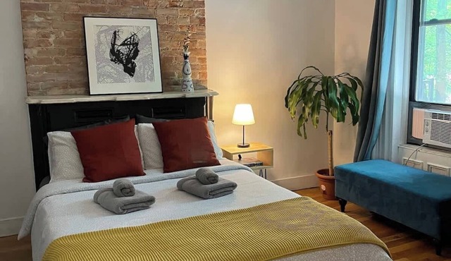 Brooklyn matchbox studio apartment!