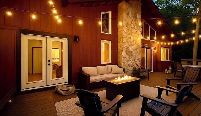 Cabin with Mountain Views/Large Deck/Fireplace/Near Hiking, Biking, Winery