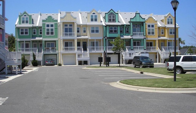 Cambridge Cove at Bermuda Bay by Kees Vacations