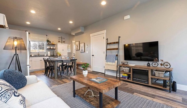 Centrally located, well appointed home away from home!