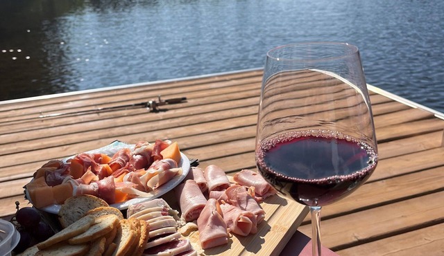 Chalet La Félicita, enchanting waterfront.