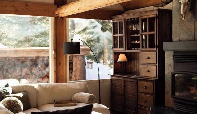 Chalet Schuss - A Classic Canadian Cabin at Apex Mountain