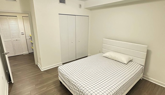 Charming 1-bedroom apartment with WiFi, AC in wonderful Stamford