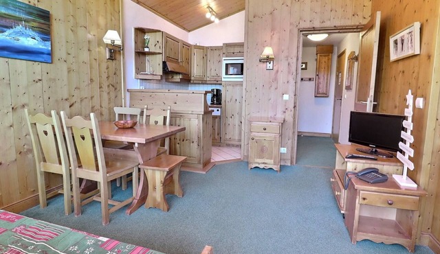 Charming 2-Room, 4 People, Pets Allowed with Wi-Fi