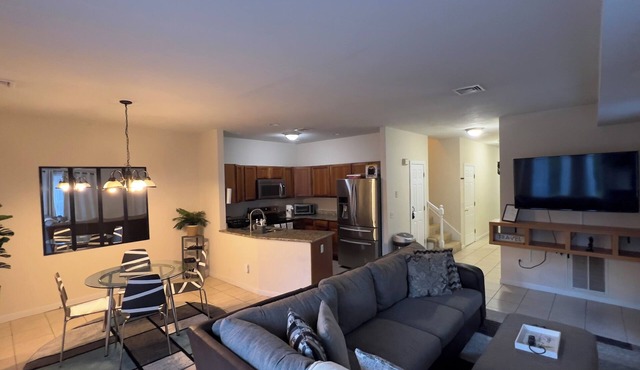 Charming 3 bedroom home Centrally located in Worcester