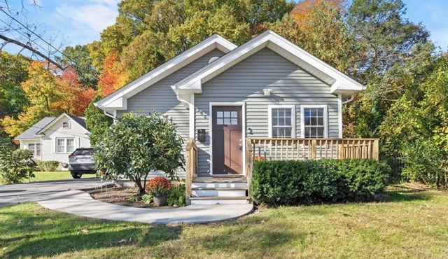 Charming Modern 3-bdrm house. Stroll to Lake Quinsigamond in Worcester