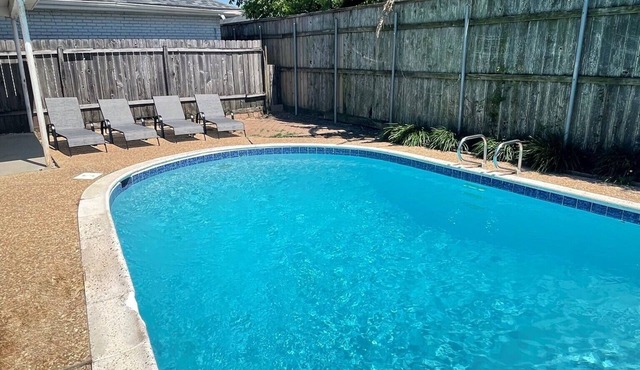 Charming Modern Home with a Pool -10 minutes to French Quarter & Downtown