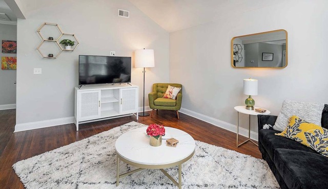 Chic 2BR Duplex ~Close to NoDa, Uptown, Light Rail