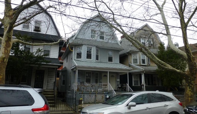 Classical American House 4