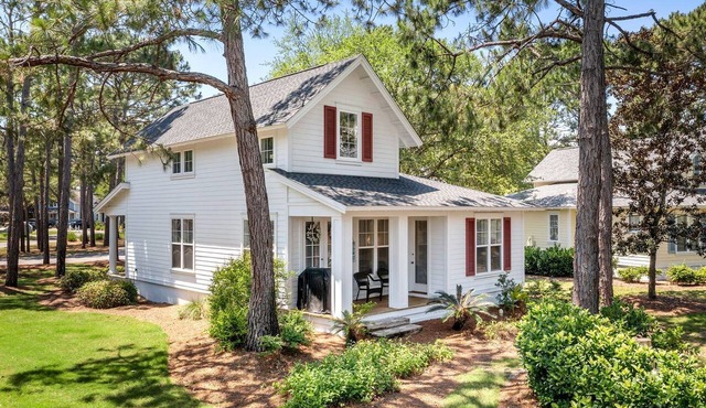 Coastal Cottage in Sandestin Florida Resort Near Village Baytowne Wharf With Golf Cart Included