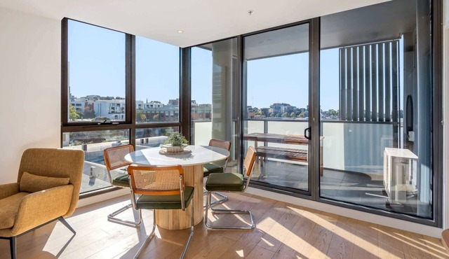 Collingwood Cool | 2-Bed, Balcony, Gym, Rooftop
