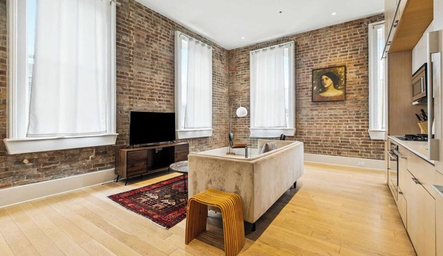 Comfortable 1BR Apartment Near CBD | Gated Parking | Gym