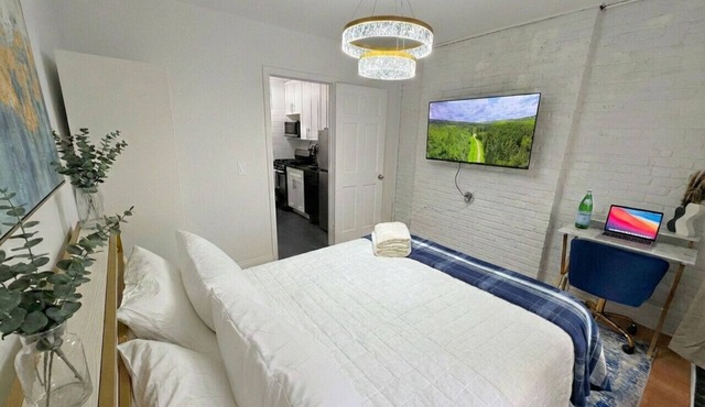 Comfortable 2BR and 2 Bath Apt in Downtown NYC
