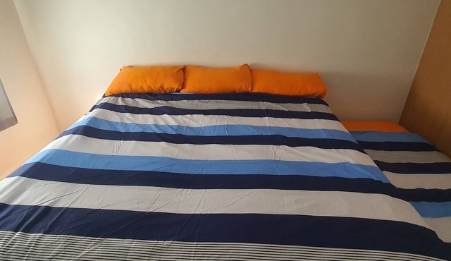Comfy short term home in walking distance Melbourne South East Ormond Station