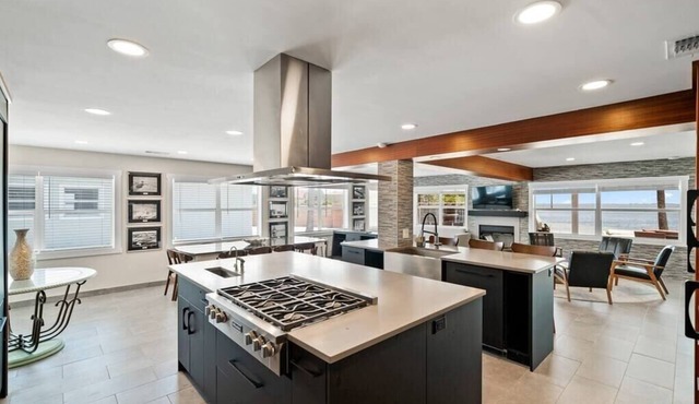 Compass 2BR Suite - Gourmet Kitchen - Water view