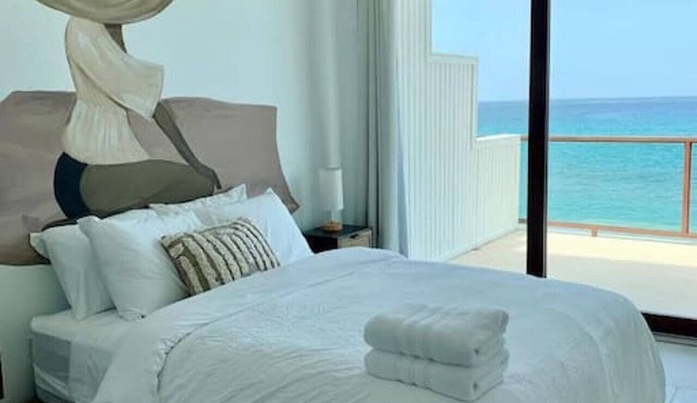 Corcega Beachfront Suite with Balcony in Rincon