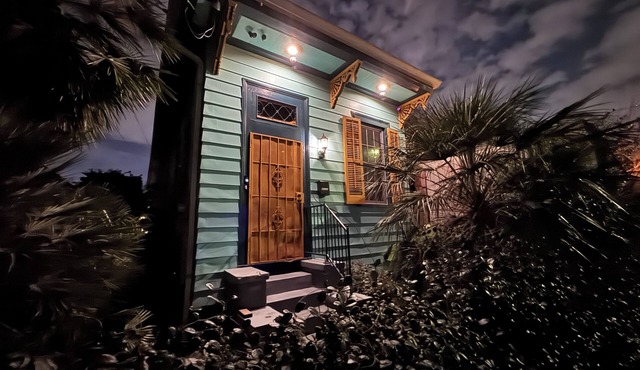 Cozy 1-bedroom apartment in adorable New Orleana with AC