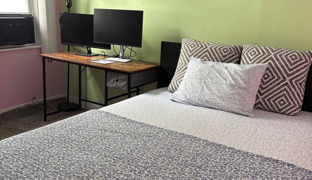 Cozy 1-bedroom house in Queens Village with nearby public transportation