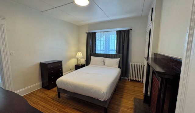 Cozy 2-Bed Apartment in Town