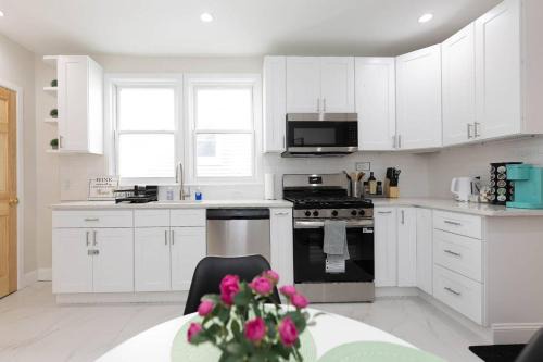 Cozy 3BR Stay in Stamford & Near Old Greenwich