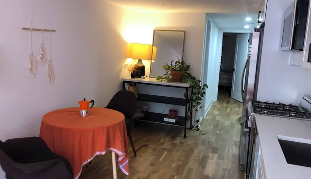 Cozy Brooklyn 1BR with Lush Backyard. Sleeps 4. Near L & J ,30 mins to manhattan