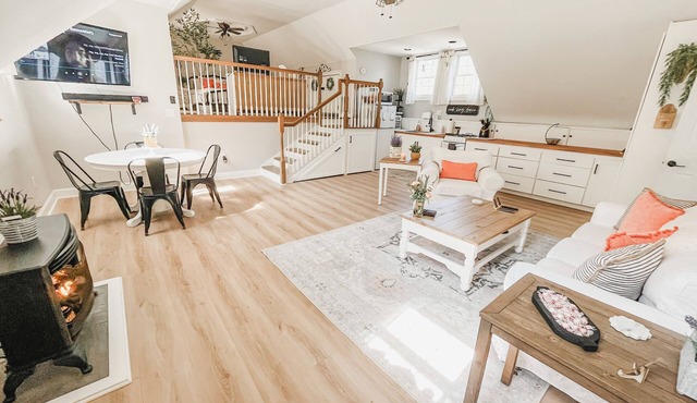 Cozy Comforts! Country living at its finest - just 10 min to downtown Middletown