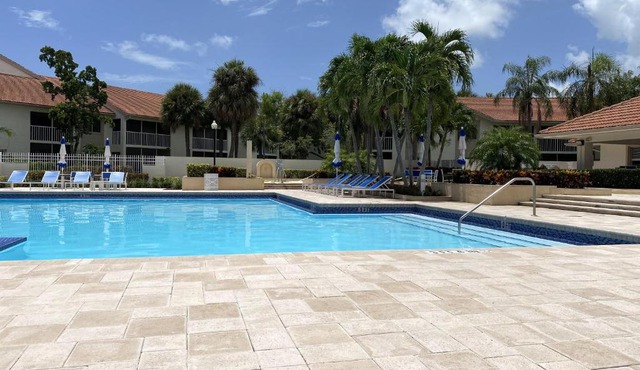 Cozy Modern Private - Close to Beaches