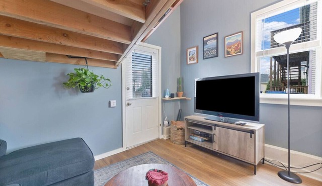Cozy Quiet Loft by Airport, Hospitals & Cities