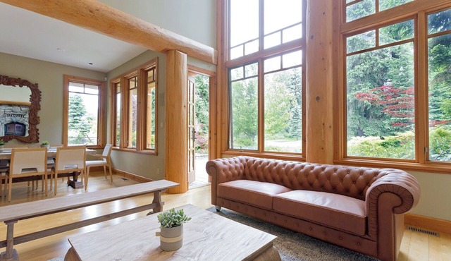 Cozy ski chalet on Nicklaus North Golf Course