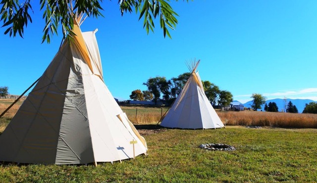Cozy Tipi near Flathead Lake - Element "Water"