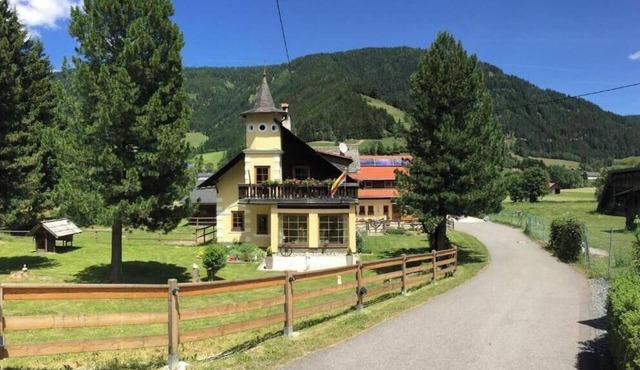 Cozy vacation apartment with mountain views and natural idyll in Gnesau