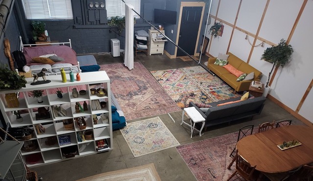 CR Downtown Loft. Perfect space for groups, Bachelor/Bachelorette & families.