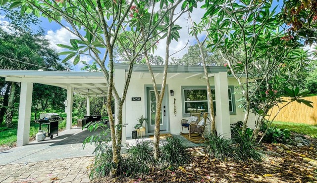 Curly’s Cottage a vintage coastal retreat