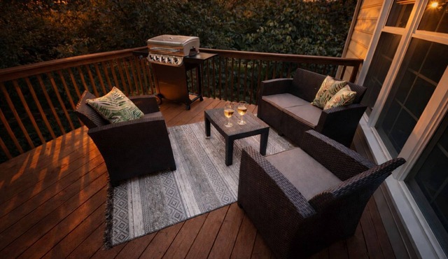 Disconnect at this Cottage with Great Surroundings in Charlotte, North Carolina