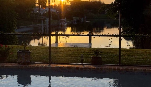 Dockside Dreams With Pool
