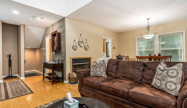 Dog Friendly, Fire Pit, Game Room - Daily Deer Sightings!