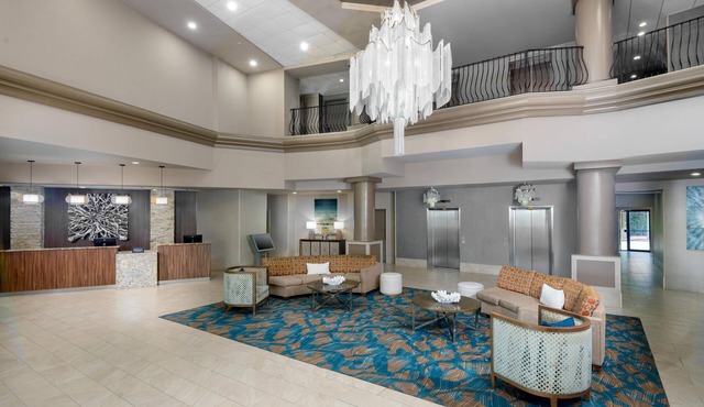 DoubleTree by Hilton Hotel West Palm Beach Airport