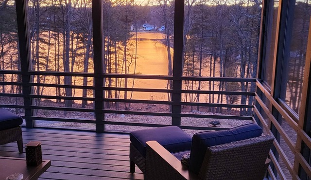 "Duck Rock" Lakefront House with 200' Private Waterfront
